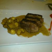 micuit de pato con salsa de frutos rojos,manzana y frutos secos