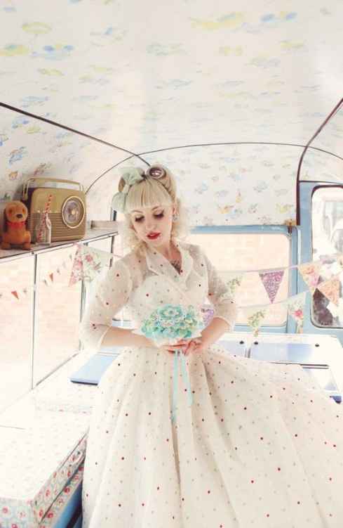 	pin up