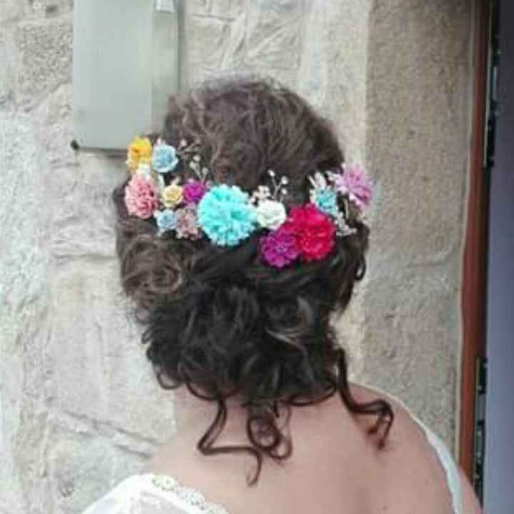 Peinados de novia con flores 🌺 - 1
