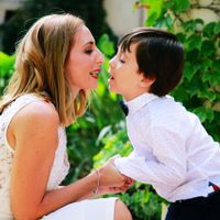 La novia y el pequeño Hugo.