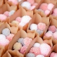 Pompones