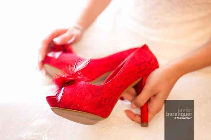 En busca de zapatos rojos