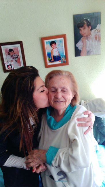mi abuela dios t tenga por muchos años mas