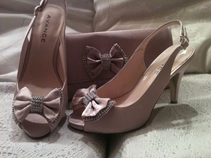 MIS ZAPATOSSSSSSSSSSSSSSS!! son rositas