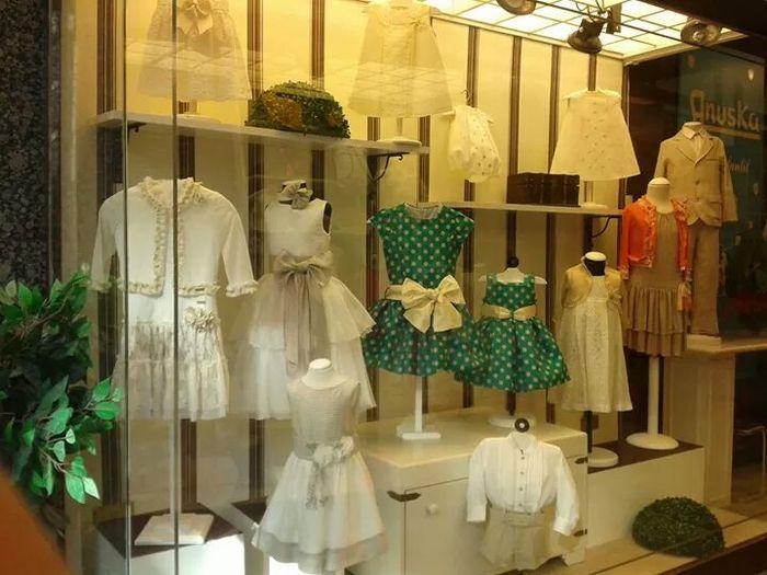 Que vestido eligireis para la niña que os llebe los anillos? - 3