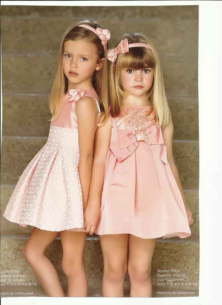 Que vestido eligireis para la niña que os llebe los anillos? - 1