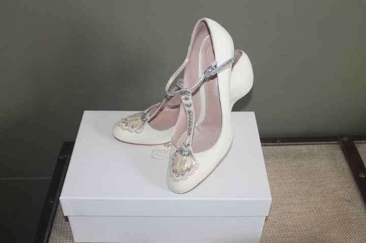 Mis zapatos!Emmy shoes!