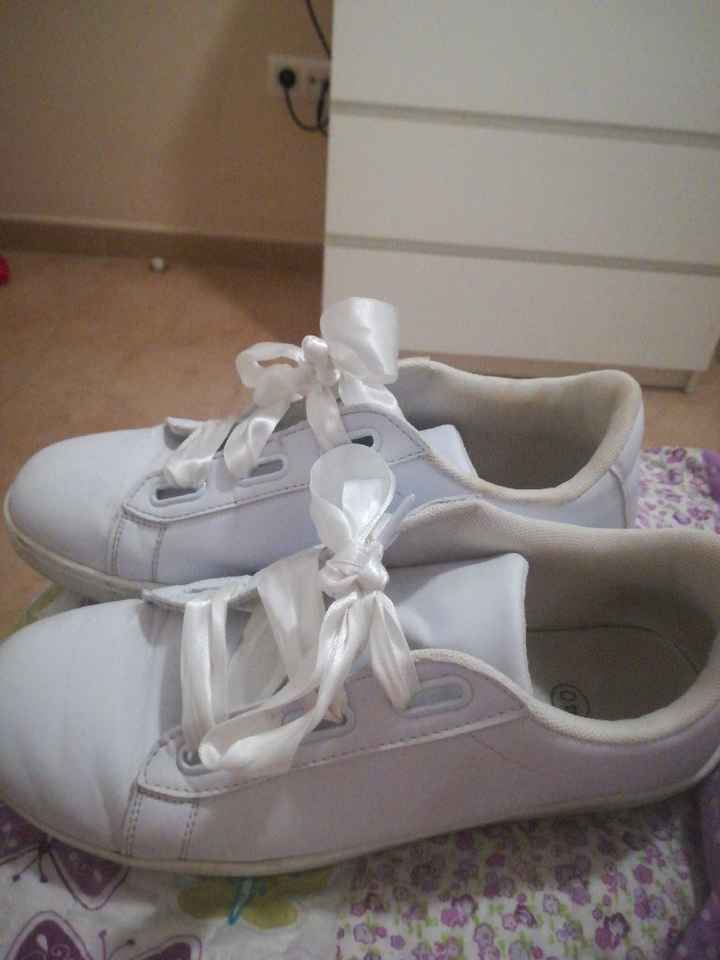 Zapatillas muy 'toscas' para novia? - 1