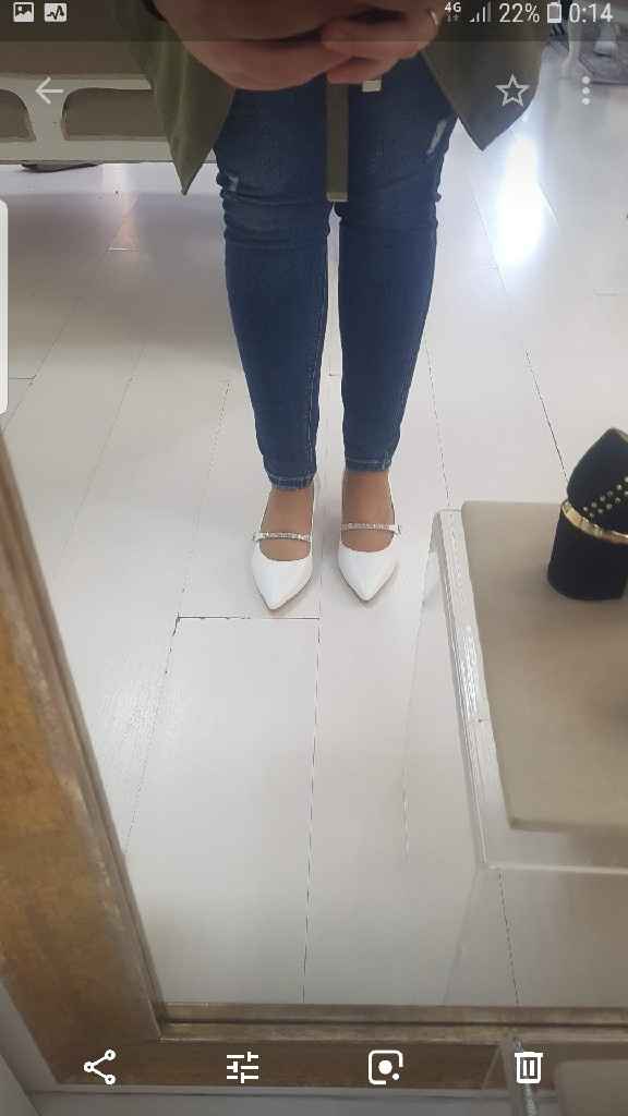 Zapatos blancos planos - 2