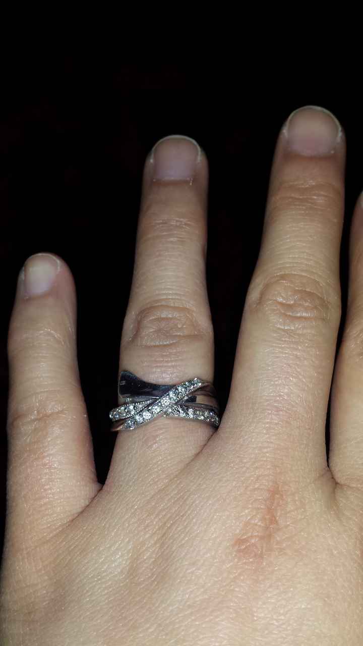 Pongamos todas nuestro anillo de compromiso - 1
