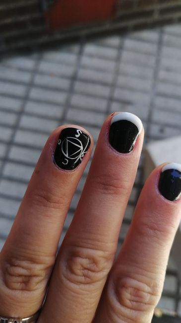 ¿Quien te pinta las uñas? 1
