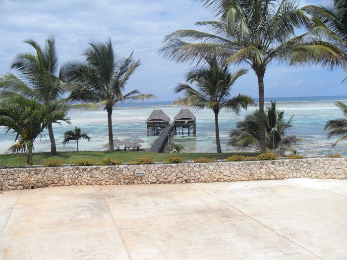 Vistas desde la piscina del hotel Melia Zanzibar