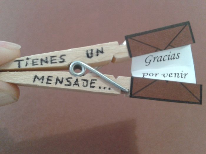 "pinza-agradecimiento" abierta