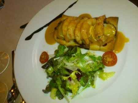 Tartina laminada con cebolla caramelizada al Oporto