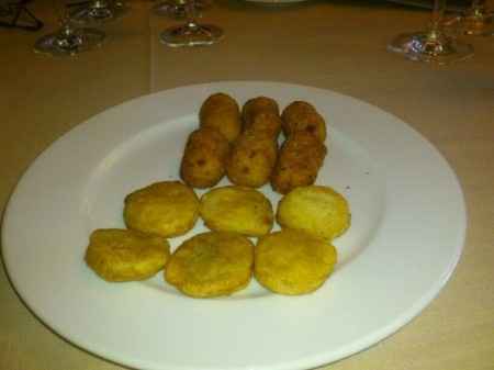 Patatas de Olot y croquetas de mar y montaña