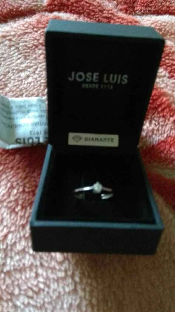 Anillo de compromiso: ¿A o B? - 1