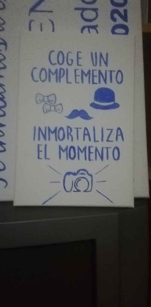 Más carteles - 1