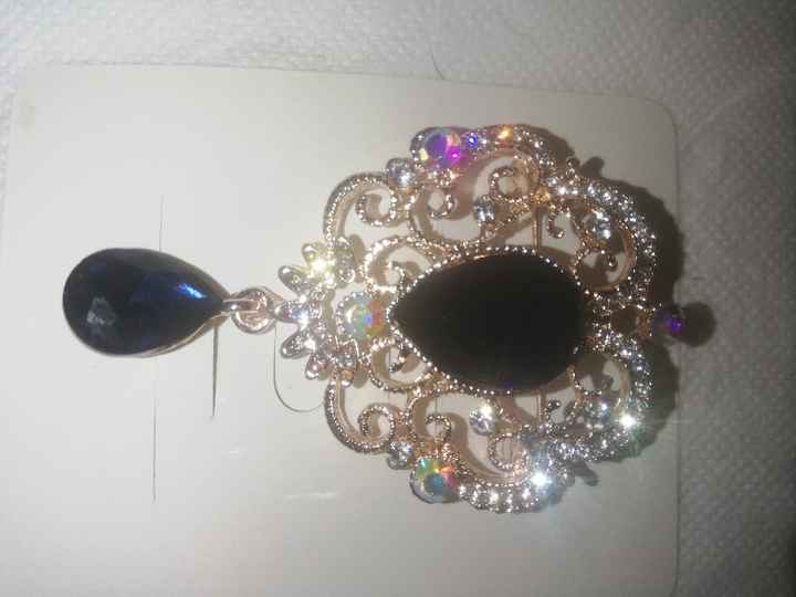 Broche - 1