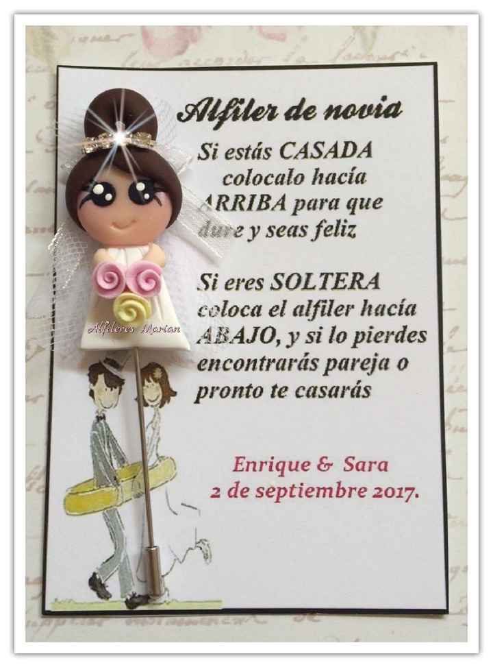 Alfileres con carita de novia - 1
