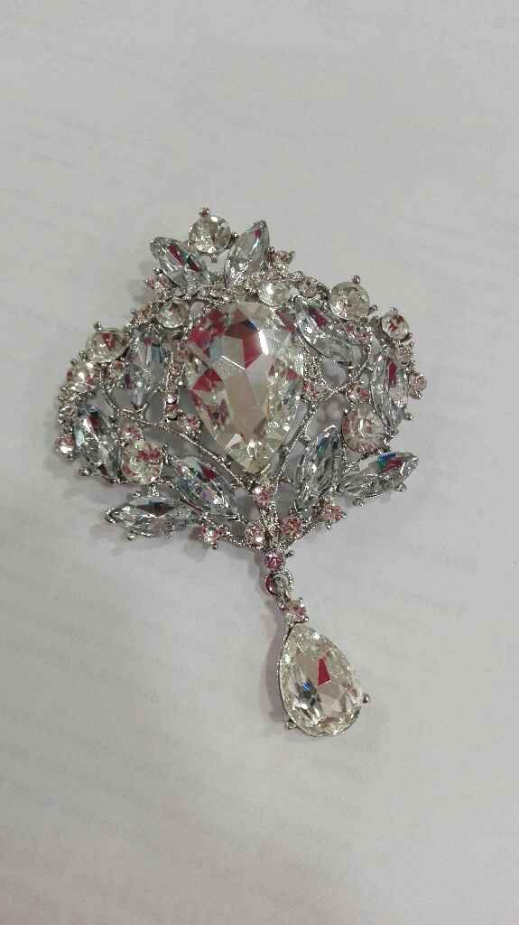 Broche para la cola - 1
