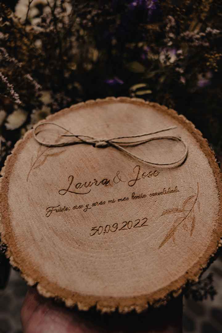 ¿Sois una pareja romántica? Este porta alianzas os encantará 💜 - 1
