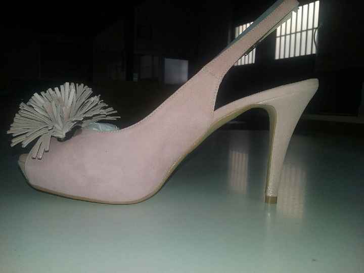 Zapatos otra vez, no me decido - 2