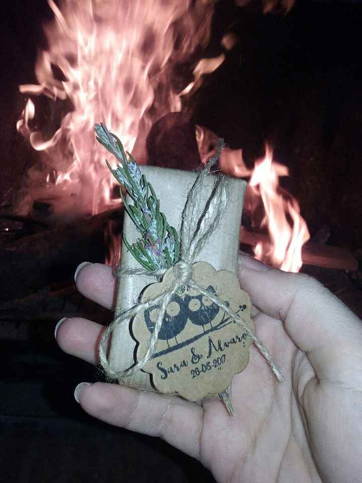 Haciendo los detalles para los invitados - 4
