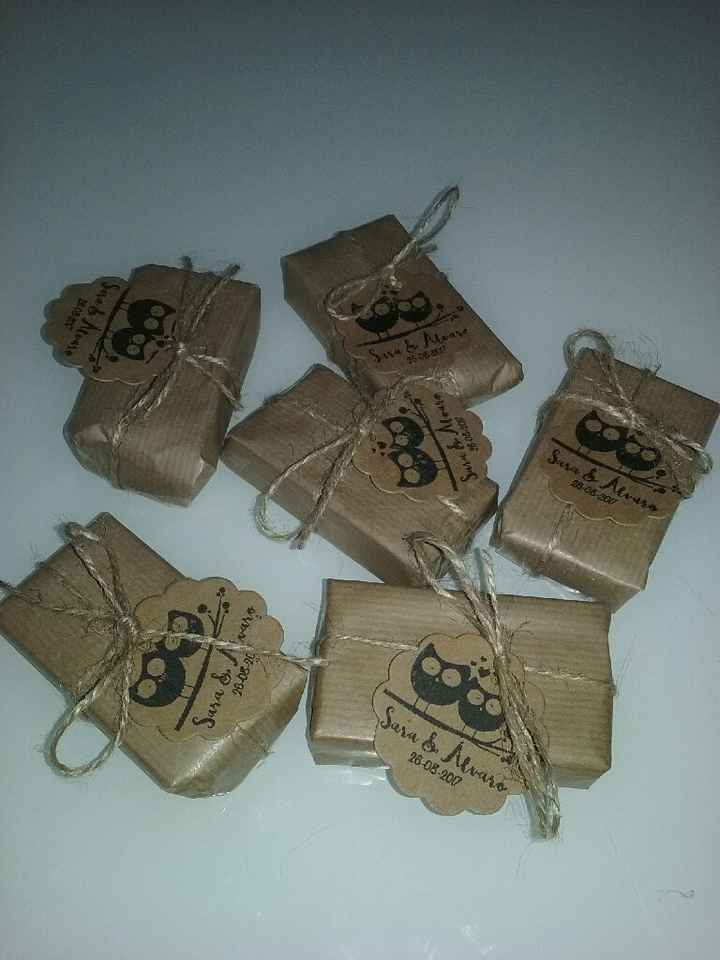 Haciendo los detalles para los invitados - 5