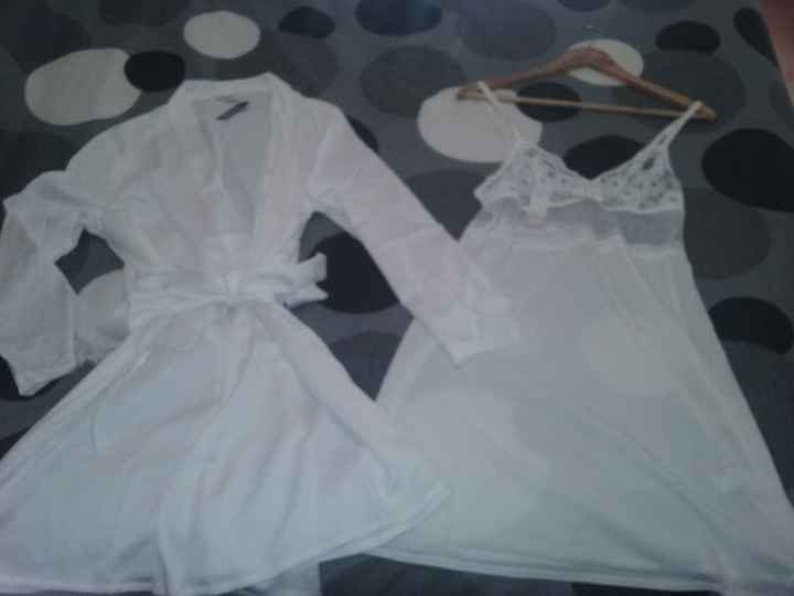 BATA Y CAMISÓN PARA EL DIA B