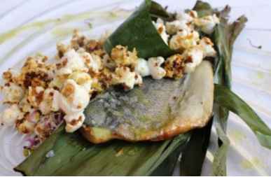 Lomo de dorada en hoja de papillote y palomitas de mostaza (esta es la que no se si poner, porque no