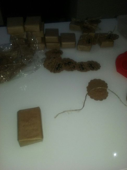 Haciendo los detalles para los invitados - 3