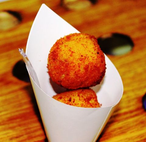 Cucurucho de croquetas de jamón ibérico
