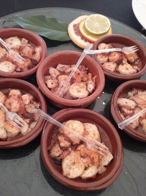 Cazuelitas de la mesa de pulpo