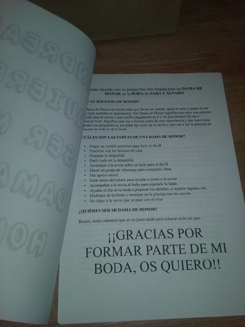 AQUÍ LES HE PUESTO QUÉ ES UNA DAMA DE HONOR Y CUÁLES SON SUS FUNCIONES