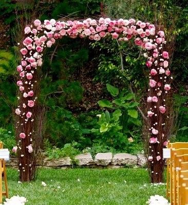 Arco flores rosas