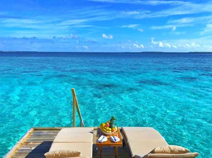 La terraza con bajada al mar