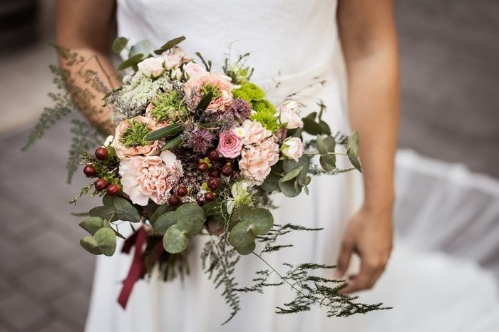 ¿Qué flores no pueden faltar en tu ramo de novia? 💐 - 1