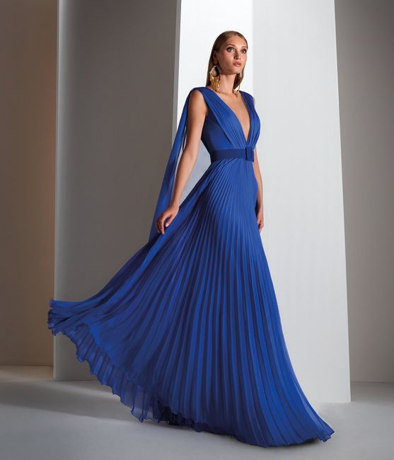 ¿Cuánto pagarías por este vestido de invitada azul? 2