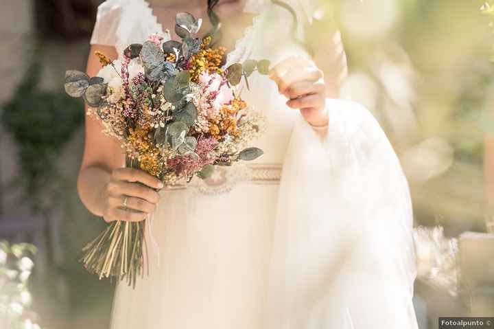 🧐 ¿Cambiarías algo del look de esta novia? - 2