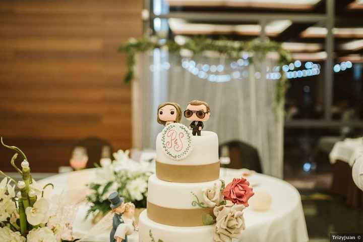 ¡Tarta + figuritas personalizadas molonas! - 1
