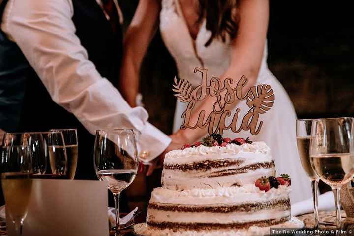 Cake topper con vuestros nombres 👇 - 1