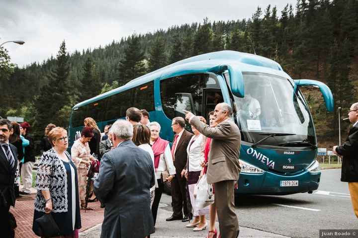 🚌 Los invitados: ¿En autocar o por su cuenta? - 1