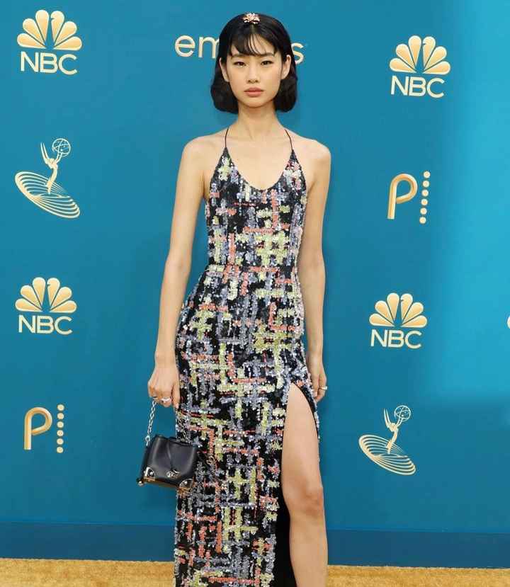 ¡Looks de los Premios Emmy 2022! 😍 ¿Con cuál te quedas? - 4
