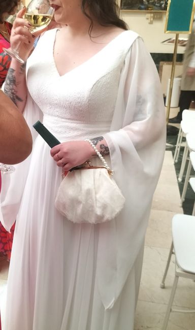 La novia lleva bolso?🙈😅 disculpen la ignorancia 1