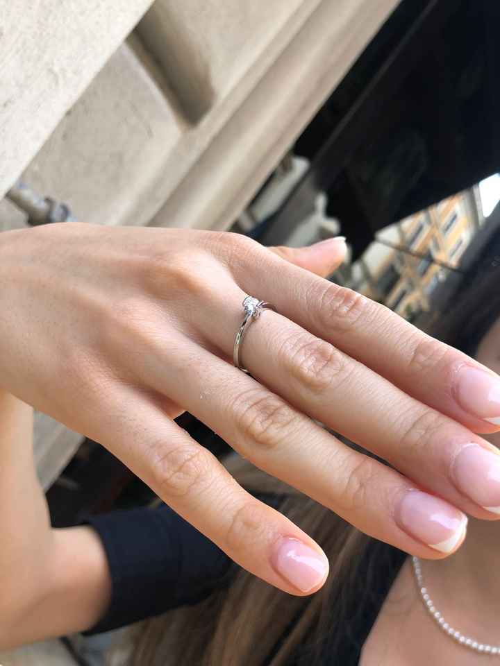 Como es vuestro anillo 💍 de pedida? - 1