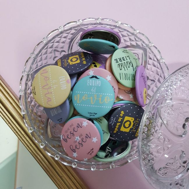  Mis chapas para el día b - 2