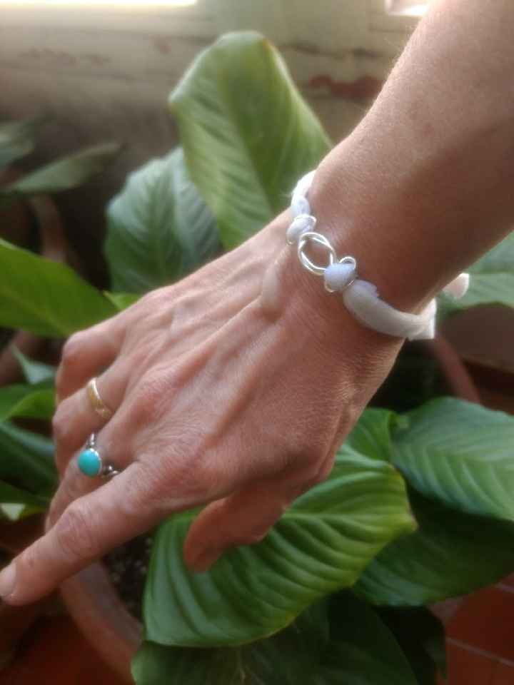 Pulseras con tela del vestido!! - 1
