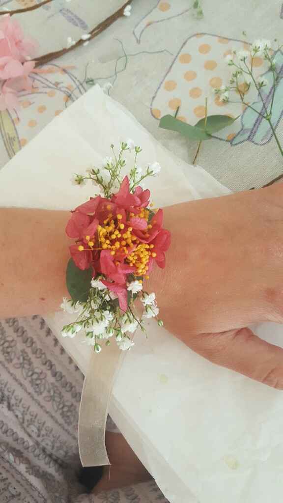 Las pulseras de flores para mis amigas - corsages - 4