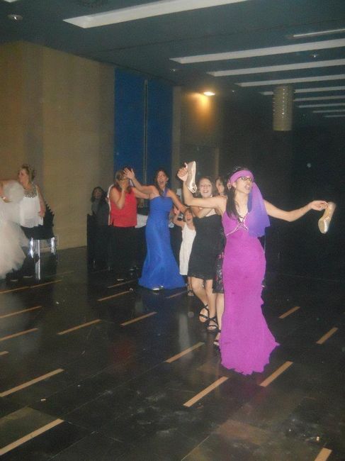 Mi hermana encabezando la conga