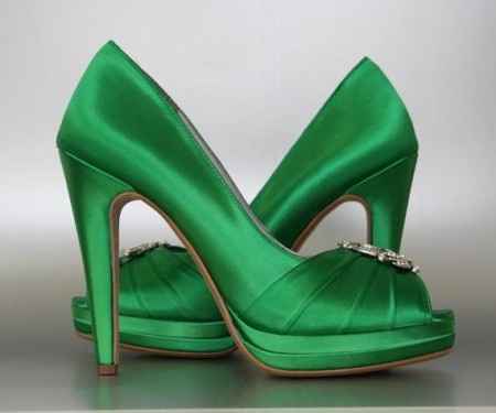 zapatos verdes de perfil